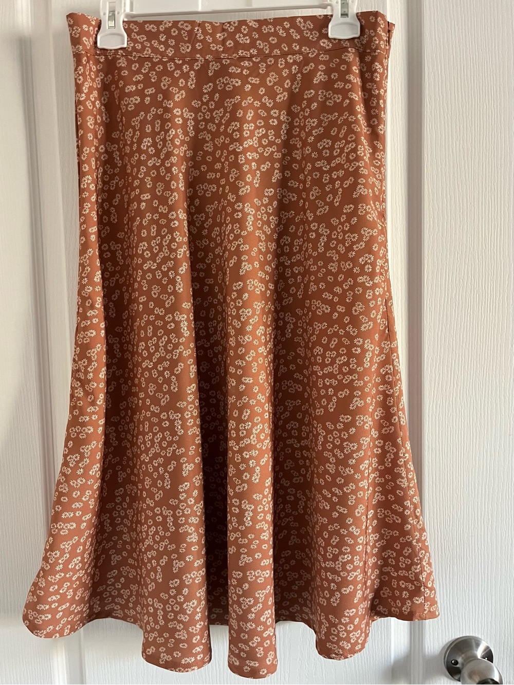 SHIEN Rust Floral Midi Skirt Size L Slit A-Line Flowy - Picture 8 of 9